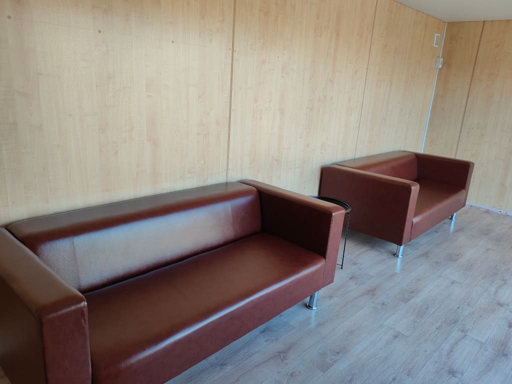 Въезд на парковку SvoPlace